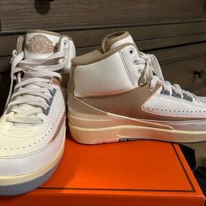 Jordan Men's White and Tan Athletic Shoes